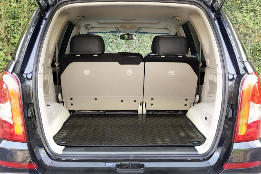  SsangYong Rexton W 2015 года  (UK) (фото 9 из 13)